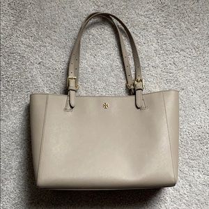 MINT CONDITION! TORY BURCH YORK BUCKLE SMALL.